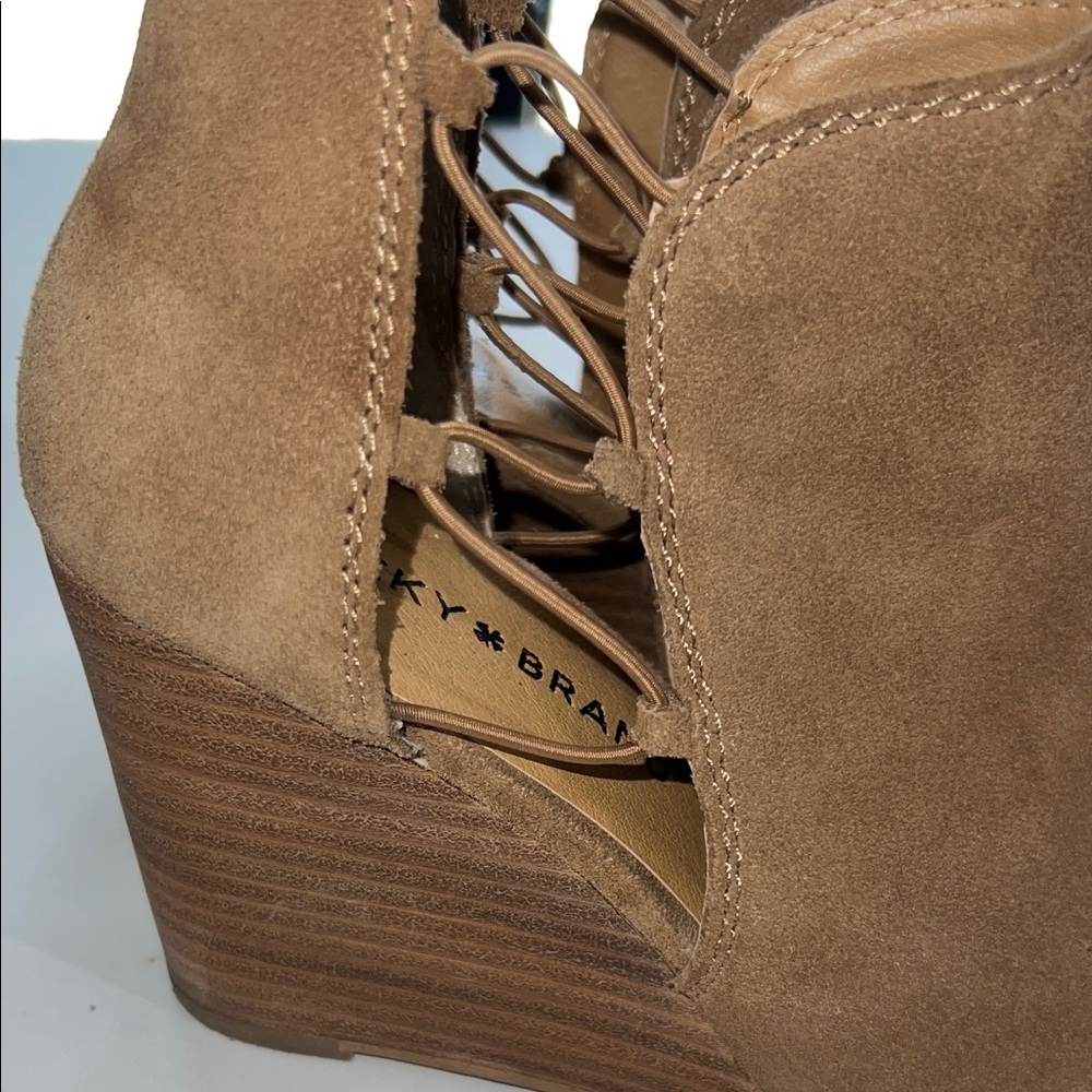 Women's Lucky Brand Tan Wedge Sandals size 8 - Picture 5 of 9